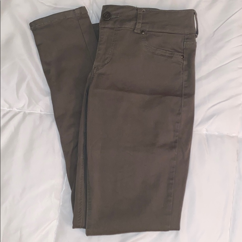 MAURICES OLIVE GREEN JEGGING PANTS